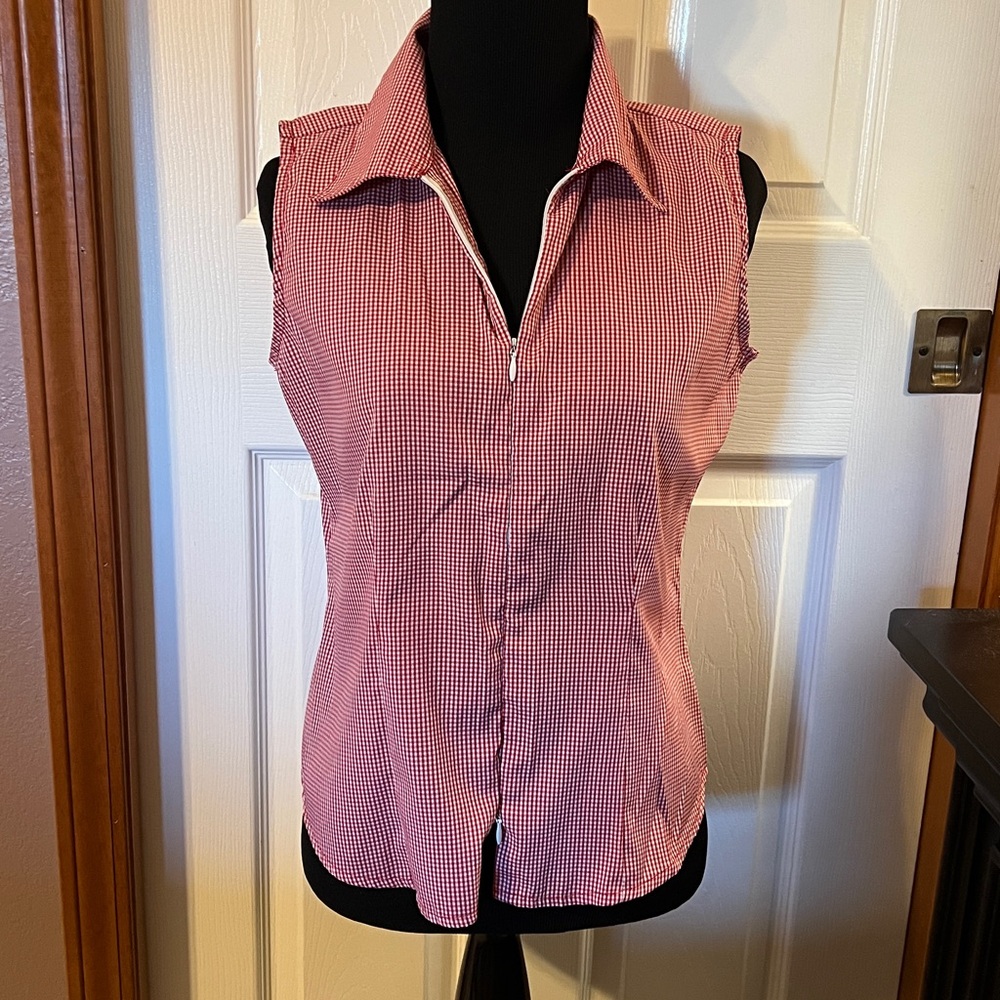 Red and White Sleeveless Zip-Up Blouse
